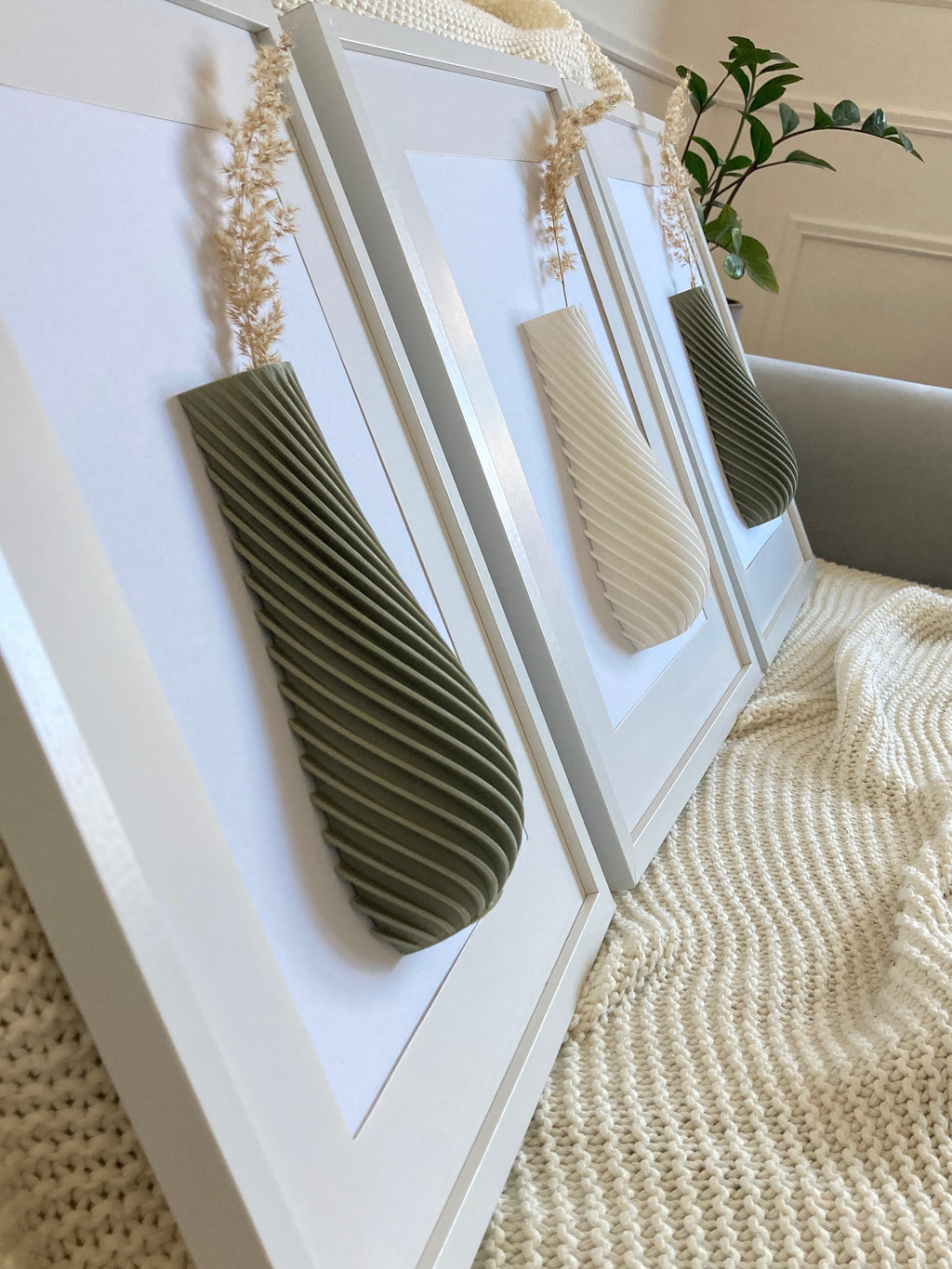 3D umělecká váza vroubkovaná 30×40 cm – interiérový dekor