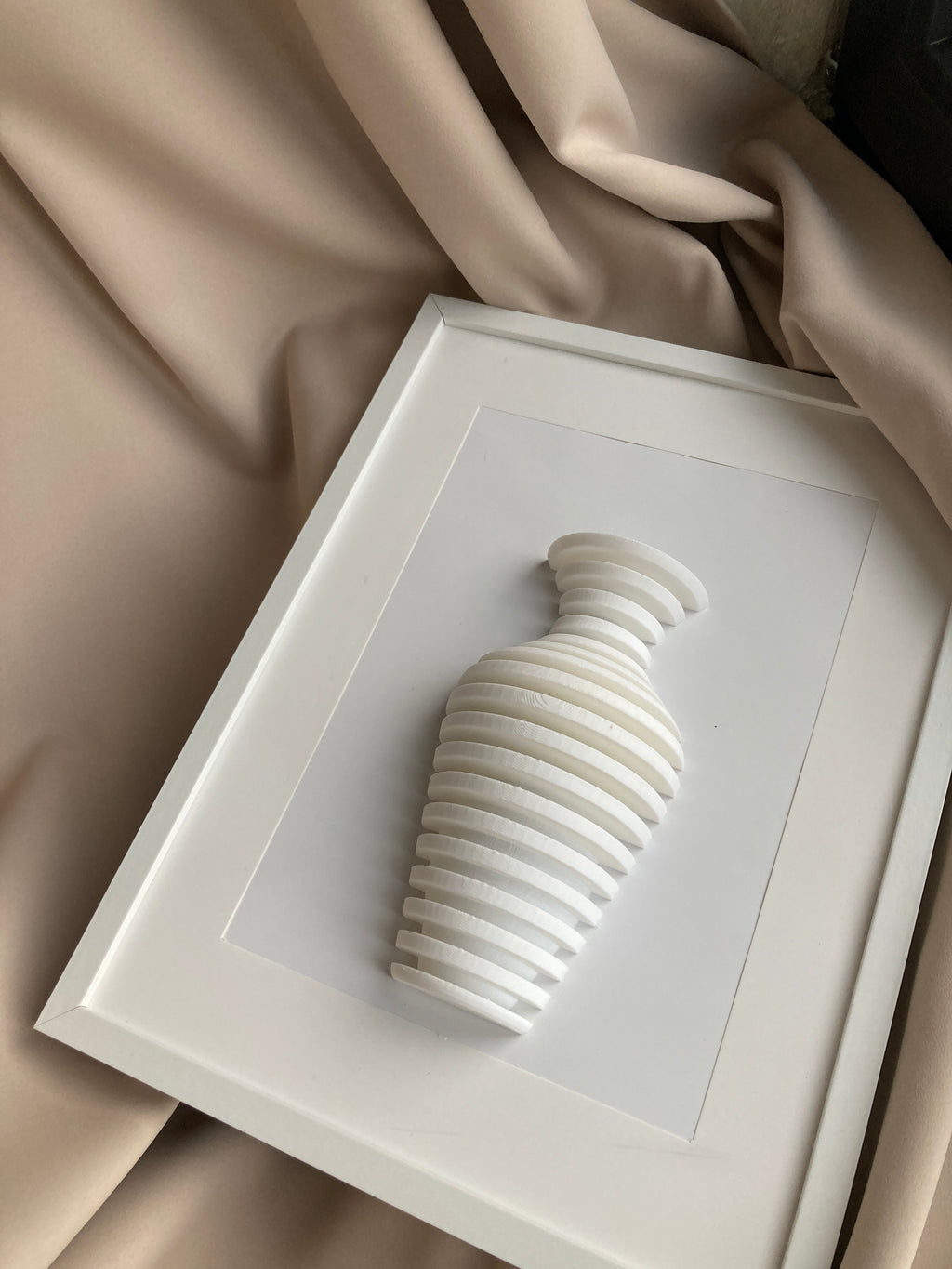 3D obraz Váza – reliéfní dekorace na zeď 30×40 cm | Ručně vyrobený, minimalistický