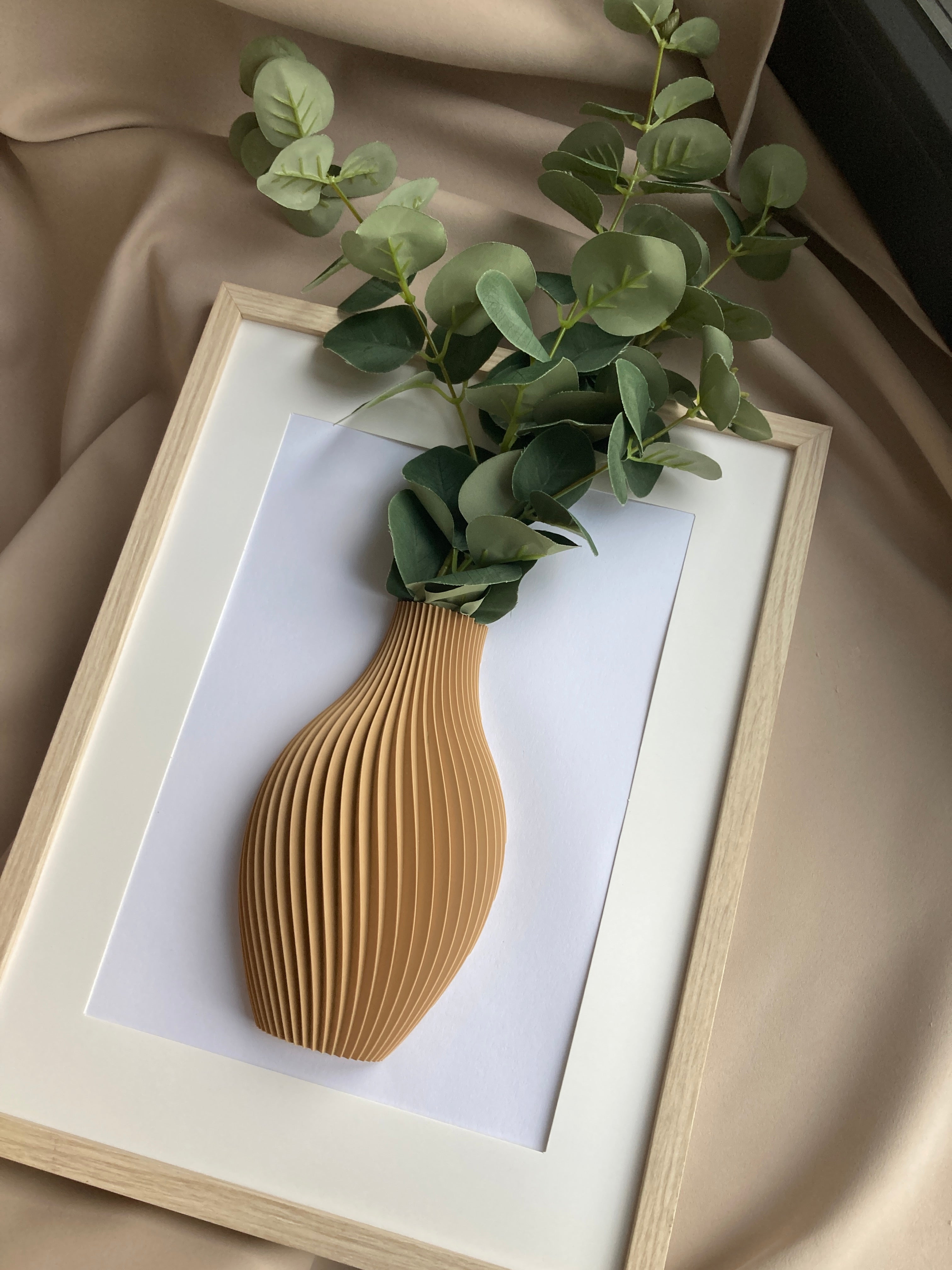 3D obraz Váza s žebrovaným vzorem | 20×30 cm dekorace do obývacího pokoje