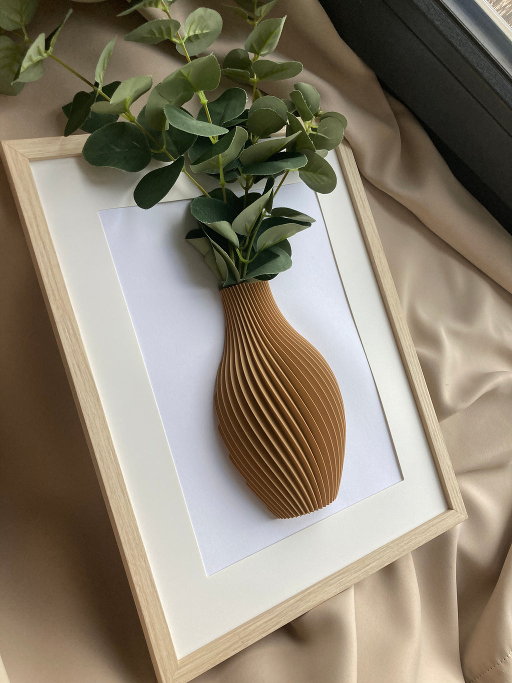 3D obraz Váza s žebrovaným vzorem | 20×30 cm dekorace do obývacího pokoje