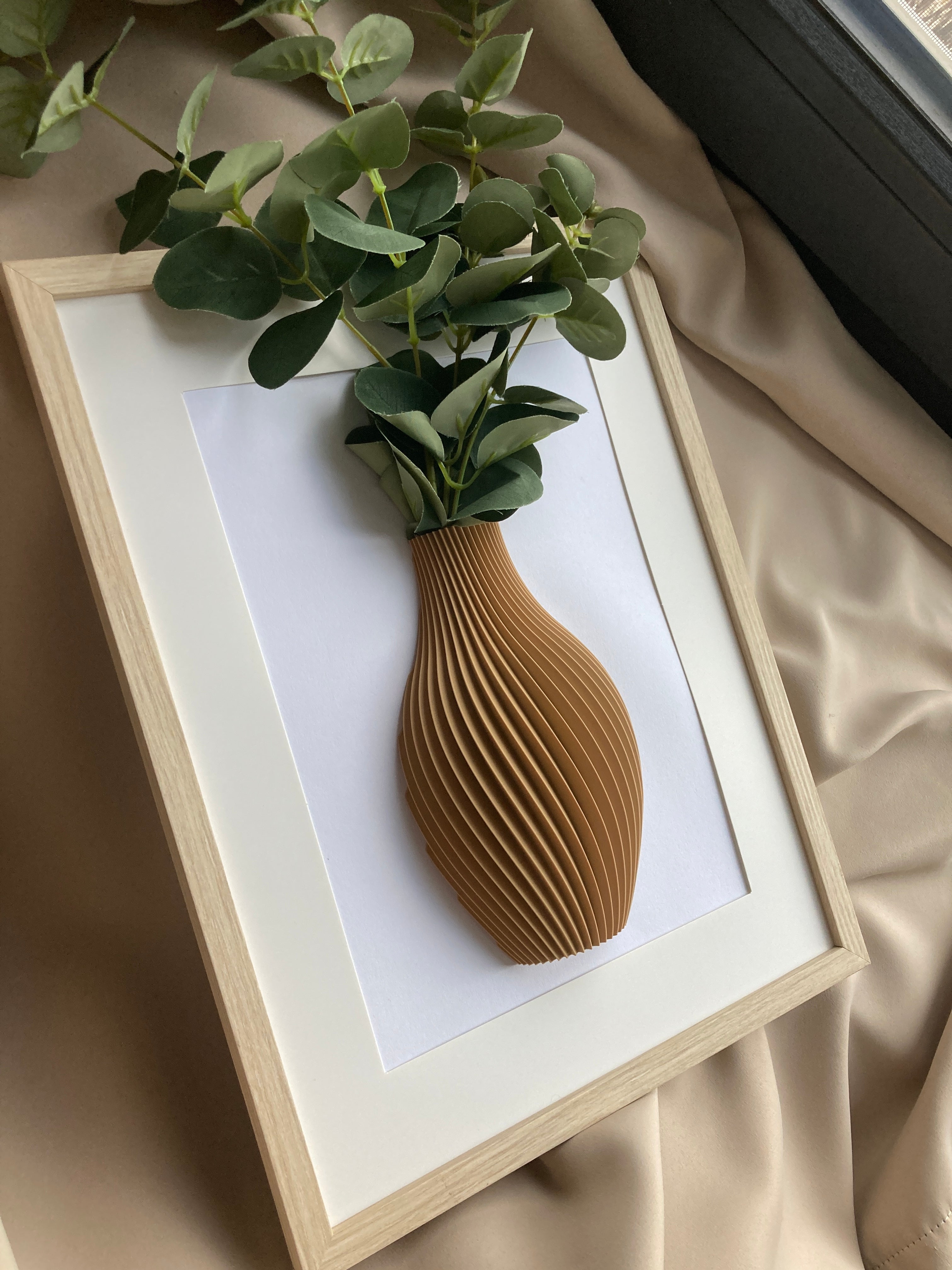 3D obraz Váza s žebrovaným vzorem | 20×30 cm dekorace do obývacího pokoje